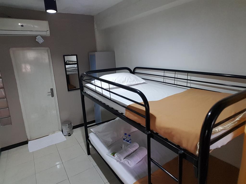 Kayumanis Homestay Syariah Jakarta Exterior foto